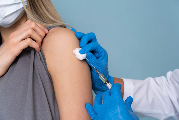 Boostervaccinatie Covid-19 bij Apotheek Tambeur